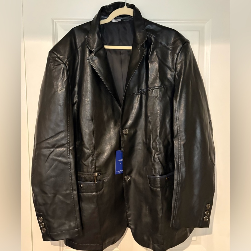NWT Men’s faux leather black blazer jacket. Size XL